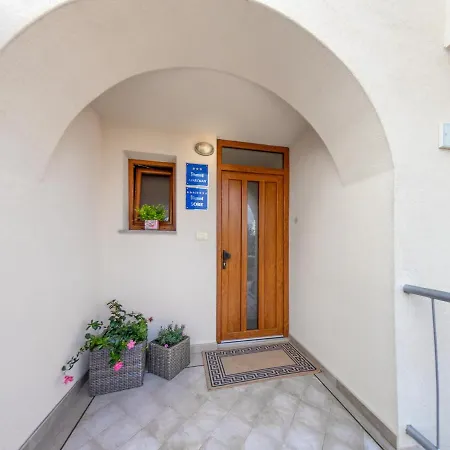 Guesthouse Residence Major Πανσιόν