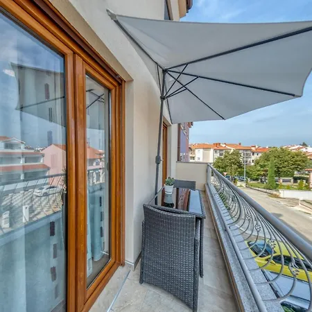 Guesthouse Residence Major 4* Ρόβινι